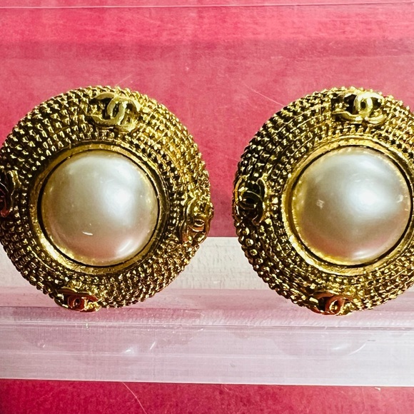 CHANEL Gold Tone and Pearl Round Earrings - Picture 5 of 13